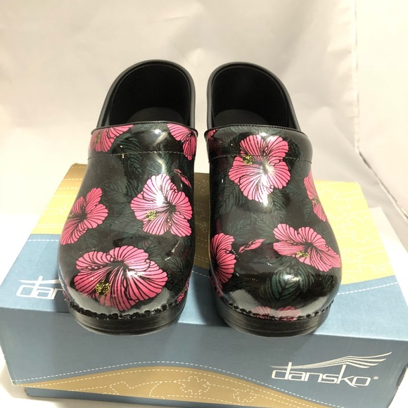 New Dansko Women's Pro Pink Hibiscus Patent Clogs - Picture 3 of 5